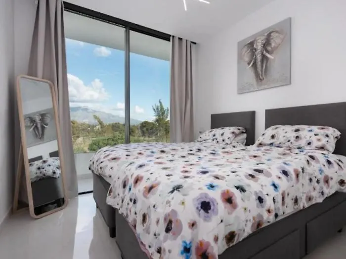 Lejlighed Cataleya Penthouse - Ideal For Golf Enthusiasts Estepona