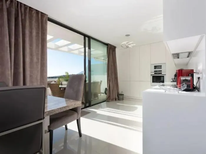 Lejlighed Cataleya Penthouse - Ideal For Golf Enthusiasts Estepona