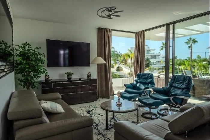 Lejlighed Cataleya Penthouse - Ideal For Golf Enthusiasts Estepona